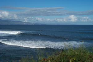 Maui surfing beach image